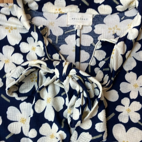 Floral long sleeve top with tie Mellóday XL - Picture 2 of 5